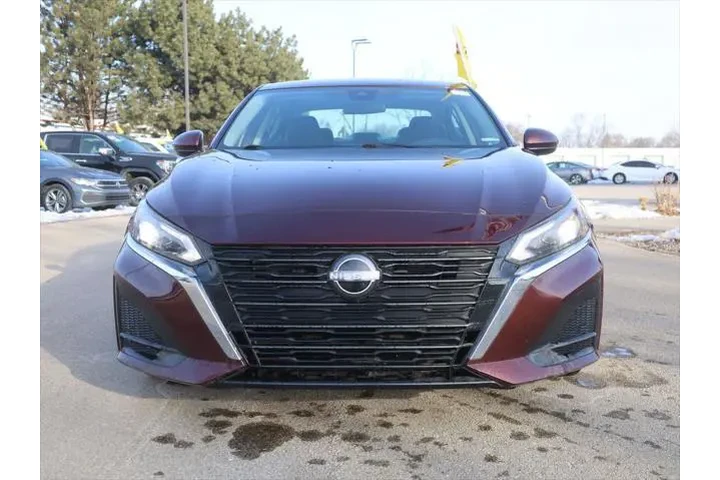 $17277 : Nissan Altima 2023 2.5 SV 4d image 2
