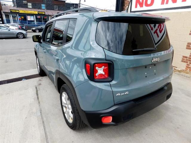 $8995 : 2016 Renegade Latitude 4WD image 6