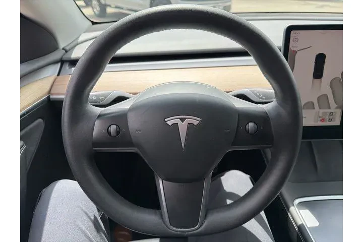 $31675 : Tesla Model Y 2023 AWD 4dr C image 10