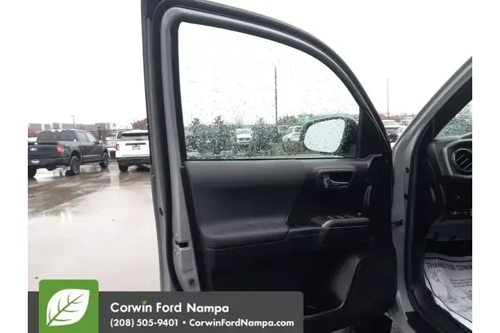 $37979 : Toyota Tacoma 2021 4x4 TRD O image 10