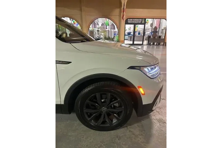 $20500 : Volkswagen Tiguan 2022 SE 4d image 3