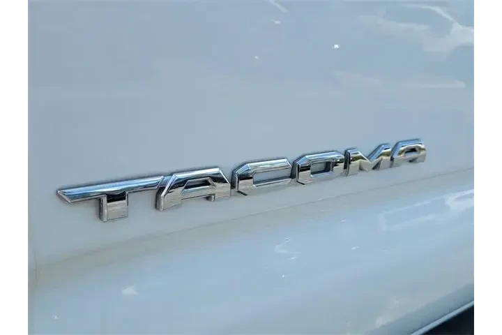 $28490 : Toyota Tacoma 2018 4x2 TRD S image 5