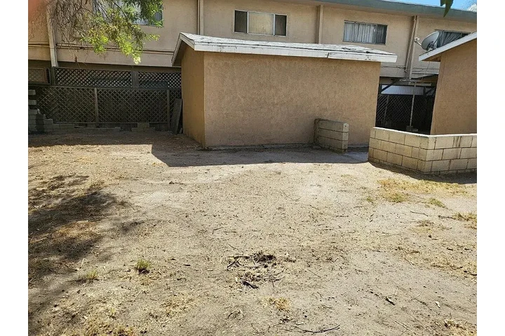 $1500 : Nicely Renovated 3 Bed / 2 Bat image 6