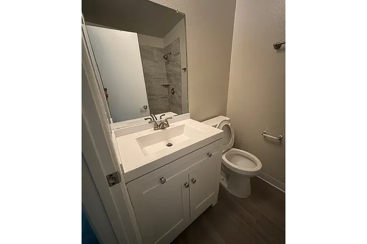 $1650 : Fantastic 2bd 2ba @Riverside image 7
