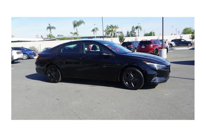 $16984 : 2023 Elantra SEL image 4