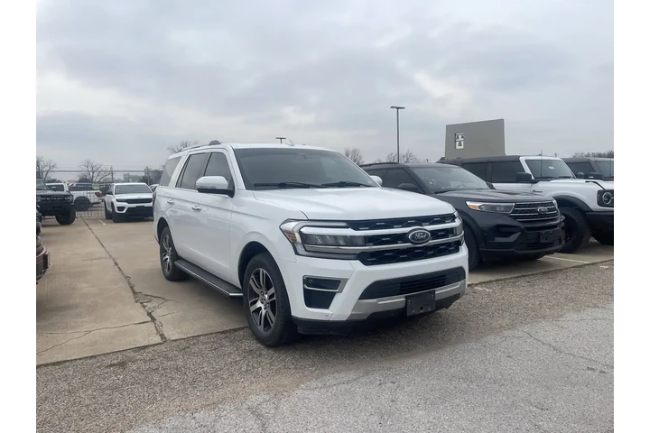 $39559 : Ford Expedition 2022 4x2 Lim image 2