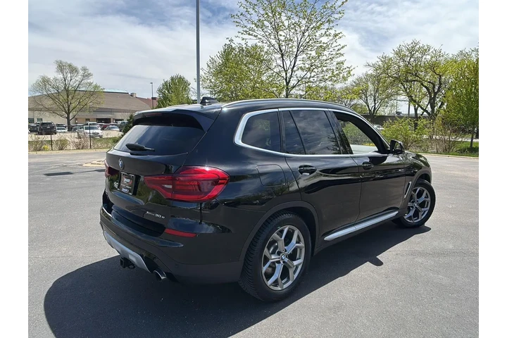 $27293 : 2021 X3 xDrive30e image 8