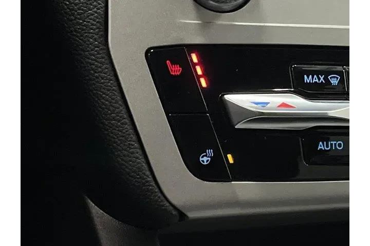 $33990 : Ford Explorer 2023 AWD XLT 4 image 8