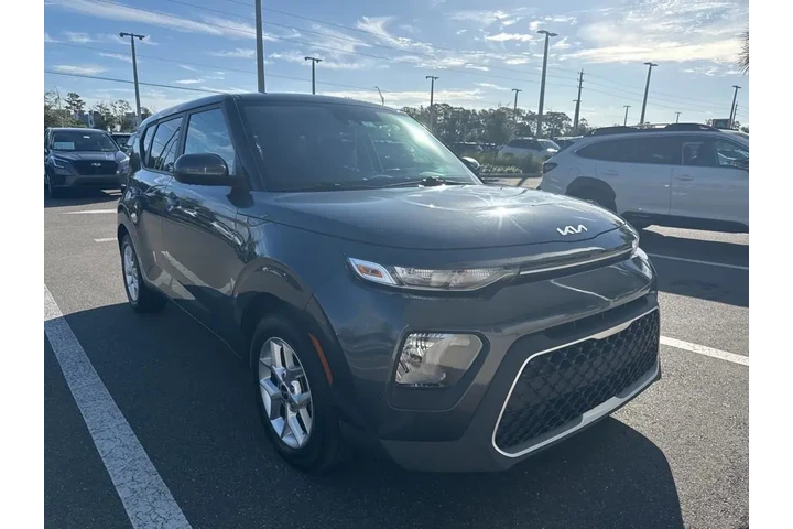 $14991 : Kia Soul 2022 LX 4dr Crossov image 3