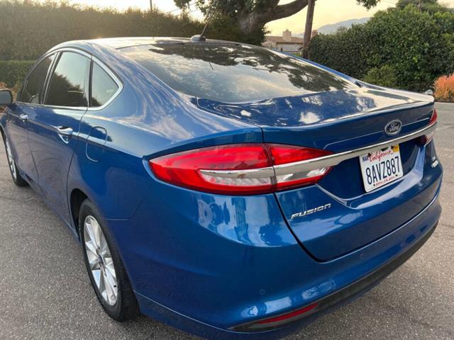 $12600 : 2017 Fusion SE image 10