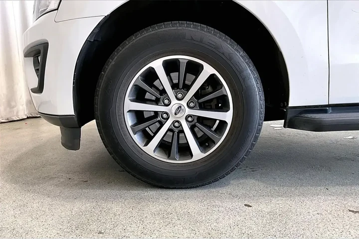 $15611 : Ford Expedition 2018 4x2 XLT image 6