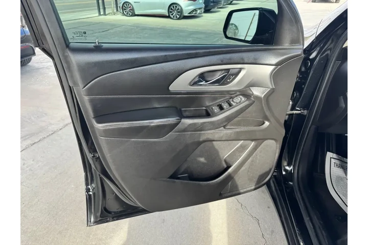 2018 Traverse LS FWD image 10