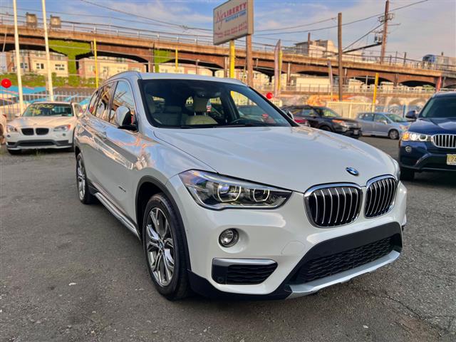 2016 BMW X1 XDRIVE28I image 2