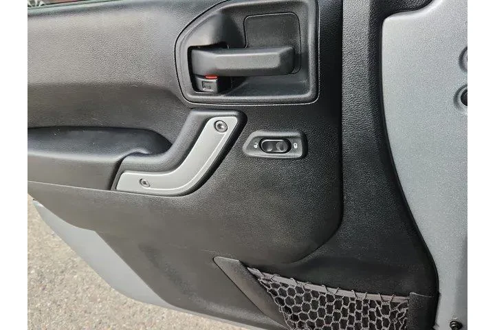 $14988 : Jeep Wrangler Unlimited 2014 image 8