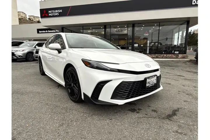 $29888 : Toyota Camry 2025 SE 4dr Sed image 2