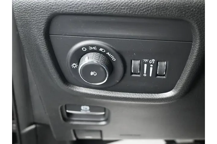 $30000 : Jeep Grand Cherokee L 2022 4 image 8