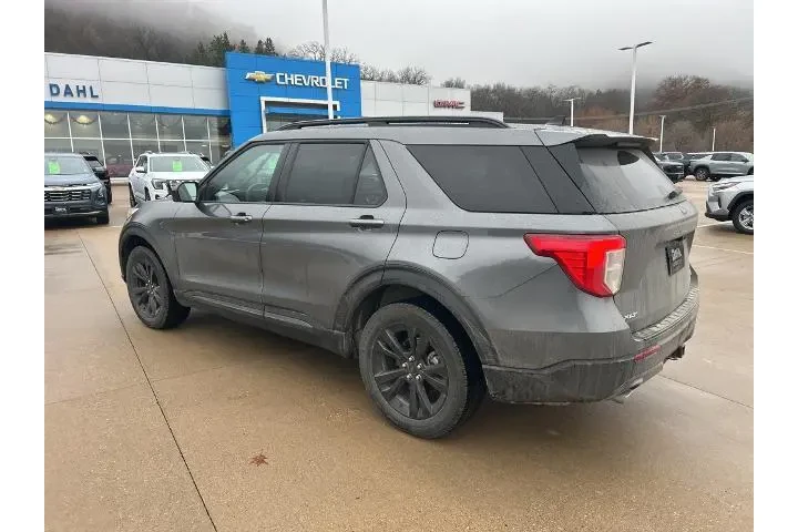 $28900 : Ford Explorer 2023 AWD XLT 4 image 5