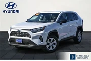 Toyota RAV4 2024 AWD LE 4dr