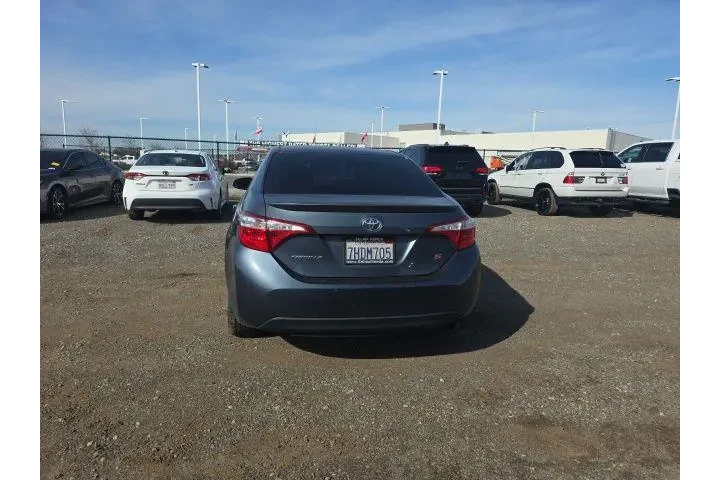 $10900 : Toyota Corolla 2015 S 4dr Se image 5
