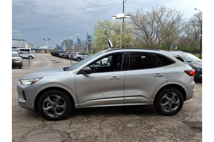 $25716 : Ford Escape 2023 AWD ST-Line image 6