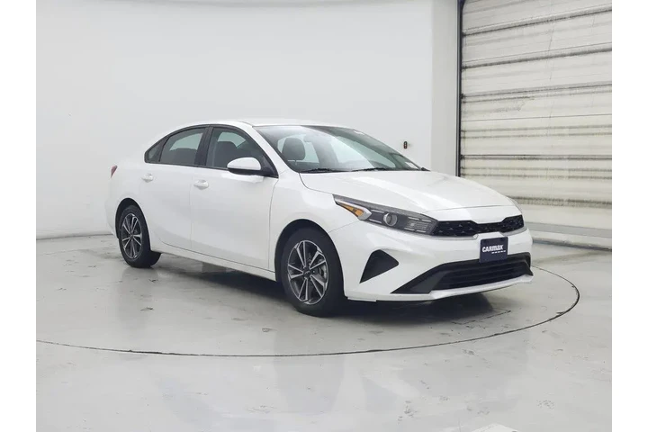 $16998 : Kia Forte 2023 LXS 4dr Sedan image 1