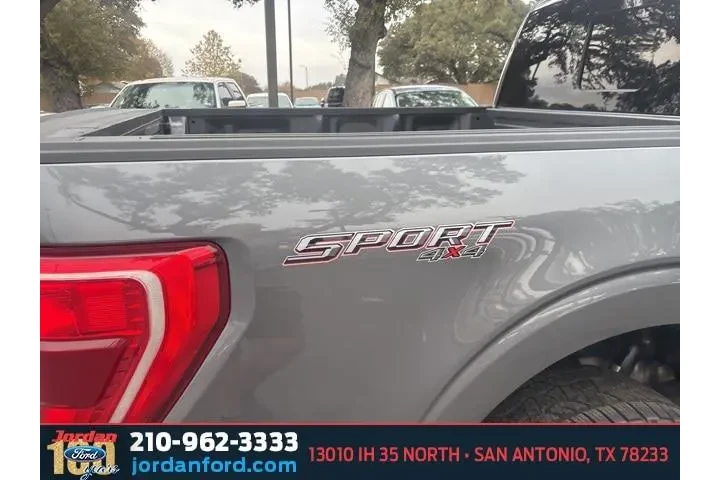 $38166 : Ford F-150 2022 4x4 XLT 4dr image 10