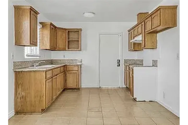 $1550 : Hot 2bd 1ba @ LA image 6