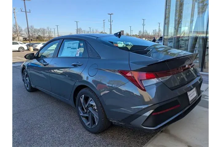 $25389 : Hyundai ELANTRA 2025 SEL Spo image 3