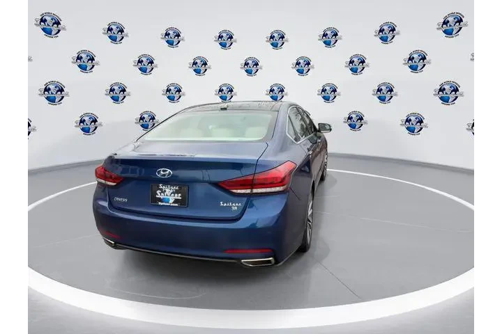 $16490 : Hyundai Genesis 2016 3.8L 4d image 8