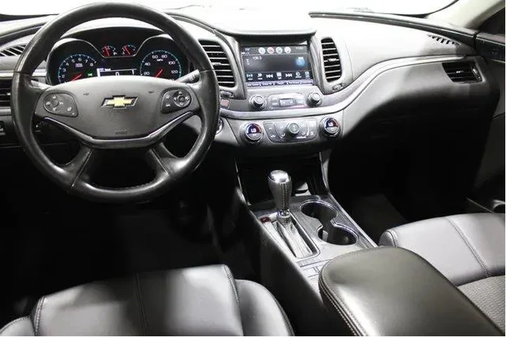 $18982 : Chevrolet Impala 2020 LT 4dr image 2