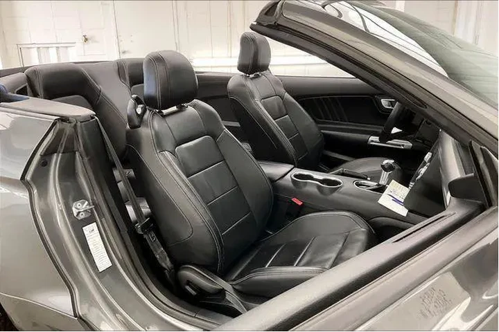 $22490 : Ford Mustang 2021 EcoBoost 2 image 7