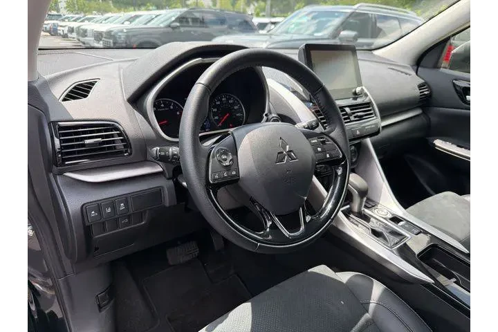 $22678 : Mitsubishi Eclipse Cross 202 image 10