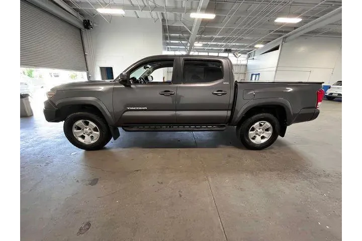 $28449 : Toyota Tacoma 2016 4x2 SR5 4 image 6