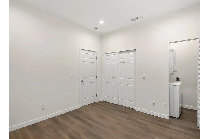 $1860 : The Amazing house with all the image 7