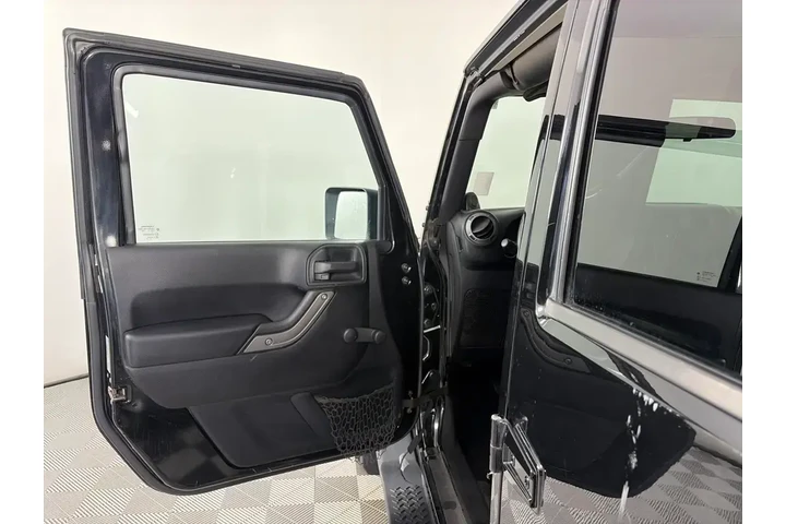 Jeep Wrangler Unlimited 2013 image 10