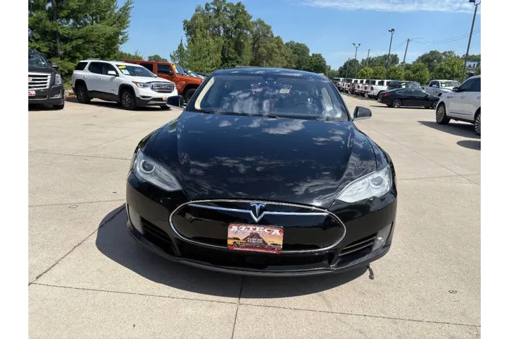 $17950 : 2015 Model S 85D image 3