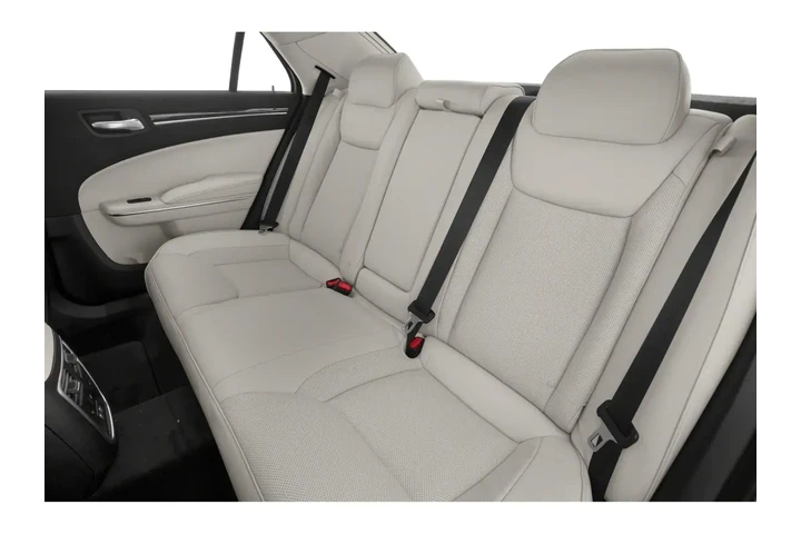 Chrysler 300 2020 Touring 4d image 8