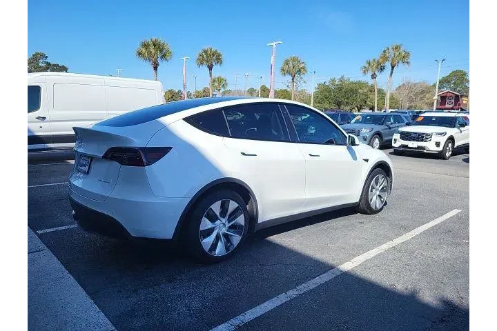 $26988 : Tesla Model Y 2020 AWD Long image 2