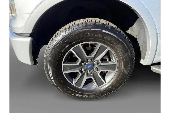 $22828 : Ford F-150 2015 4x4 XLT 4dr image 9