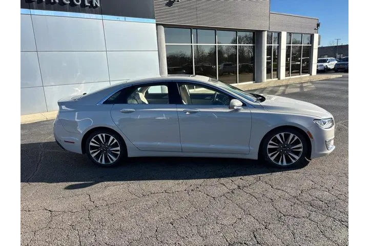 $16485 : Lincoln MKZ 2019 AWD Reserve image 8