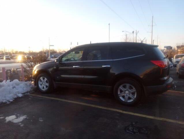 2010 Traverse LT image 5