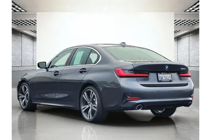 $27988 : BMW 3 Series 2021 330i 4dr S image 9
