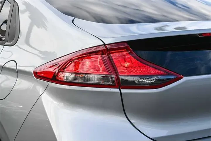 $16000 : Hyundai IONIQ Hybrid 2022 Bl image 8