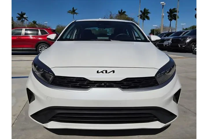 $18448 : Kia Forte 2022 LXS 4dr Sedan image 4