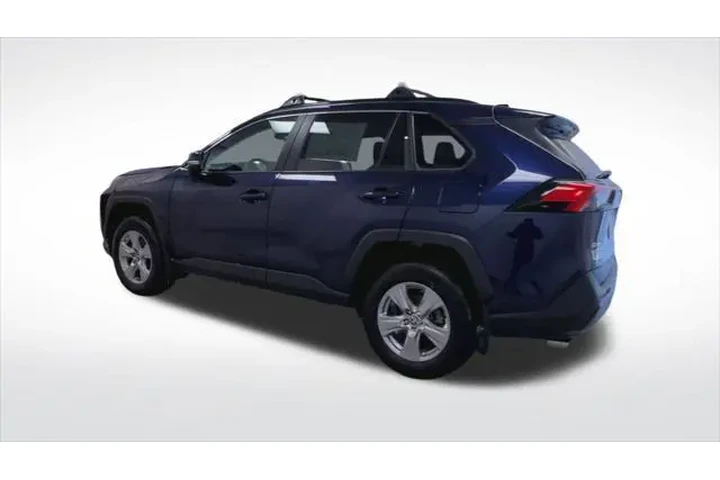 $30795 : Toyota RAV4 2023 AWD XLE 4dr image 6