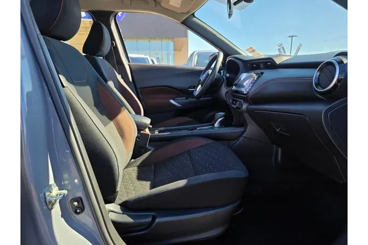 $19900 : Nissan Kicks 2023 SR 4dr Cro image 10