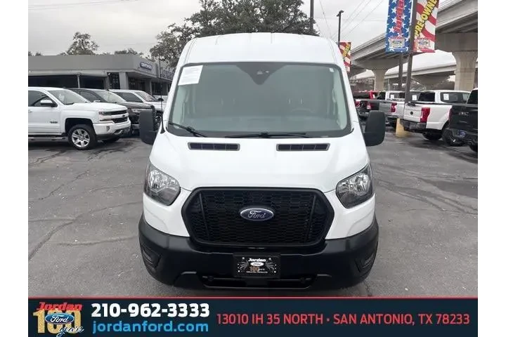 $33038 : Ford Transit 2023 250 3dr SW image 2