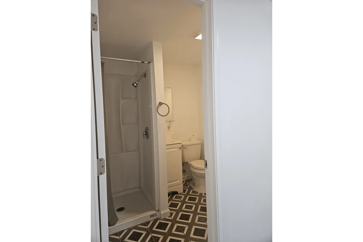 $1700 : Rento casa pequena image 1