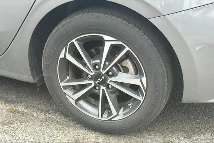 $16390 : Kia Forte 2024 LXS 4dr Sedan image 7