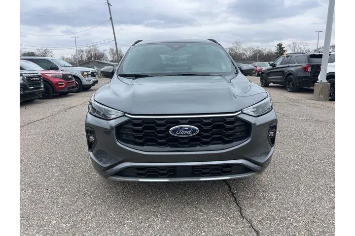 $26405 : Ford Escape 2023 AWD ST-Line image 2